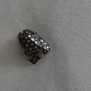 Womans 925 Silver Frog Lapel Pin - Classic Accent